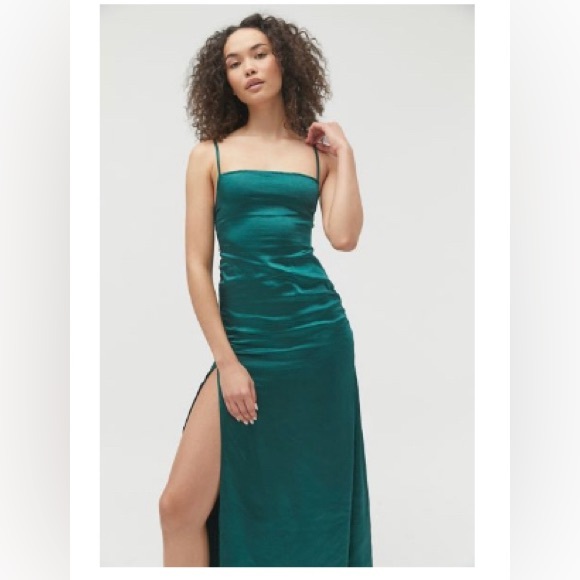 Dresses & Skirts - Motel Bonita Satin Slip Maxi Dress size large. Never worn with tags